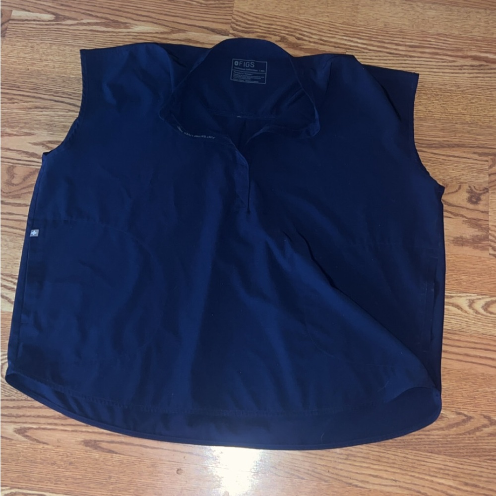 Figs Rafaela scrub top 
Size: XXL
